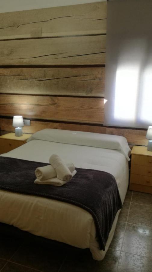 Apartamentos Los Robles Alcala del Jucar Buitenkant foto