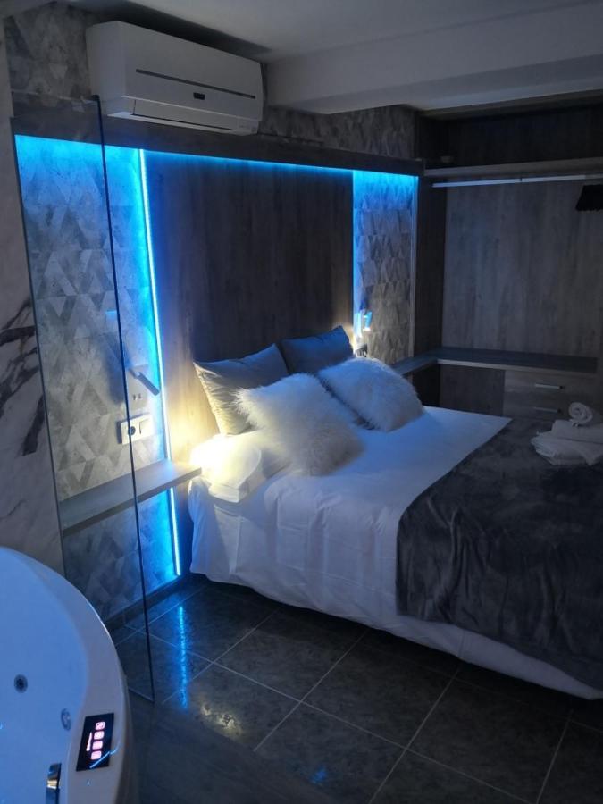 Apartamentos Los Robles Alcala del Jucar Buitenkant foto