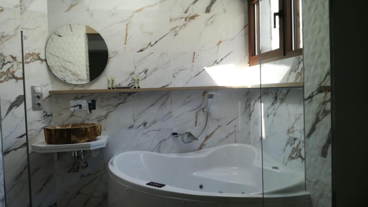 Apartamentos Los Robles Alcala del Jucar Buitenkant foto