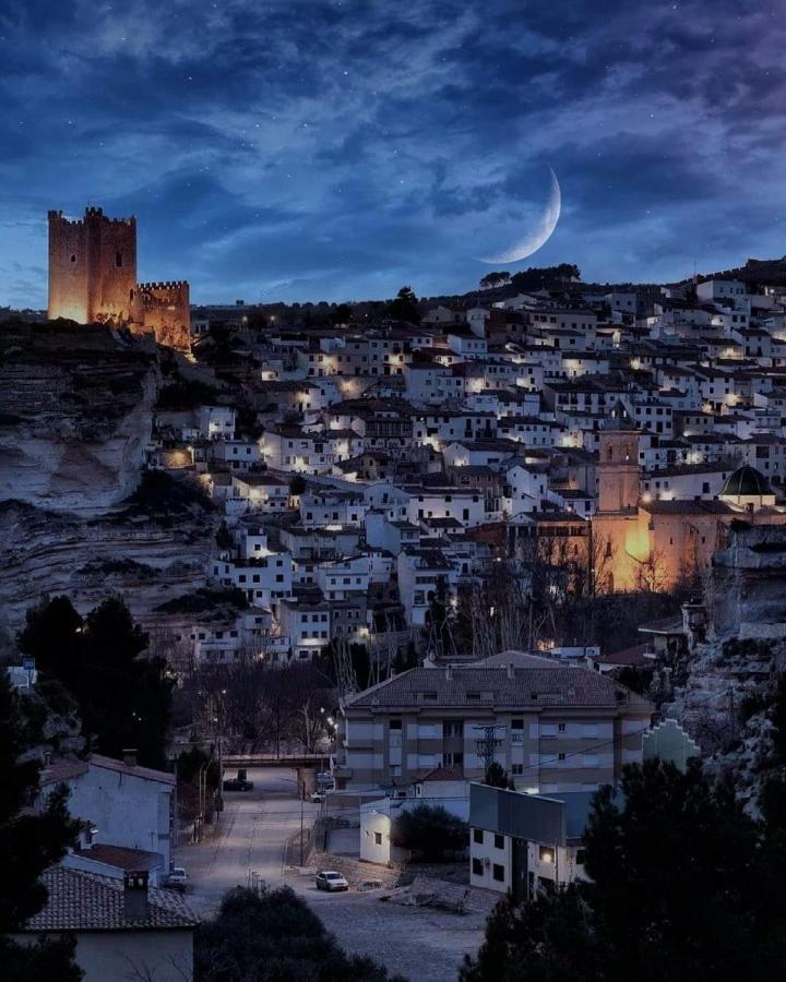 Apartamentos Los Robles Alcala del Jucar Buitenkant foto