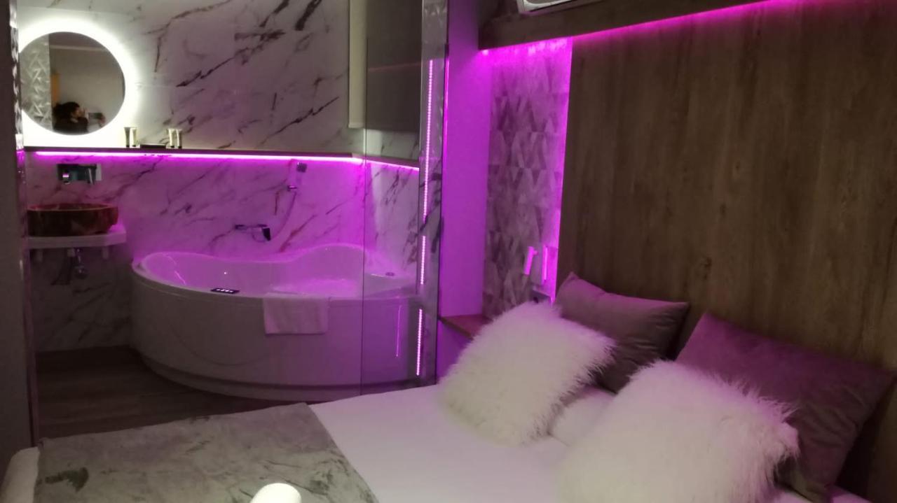 Apartamentos Los Robles Alcala del Jucar Buitenkant foto
