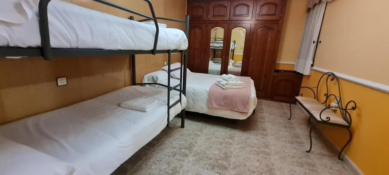 Apartamentos Los Robles Alcala del Jucar Buitenkant foto
