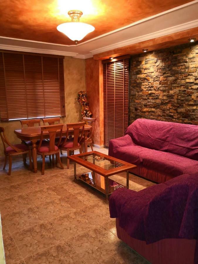 Apartamentos Los Robles Alcala del Jucar Buitenkant foto