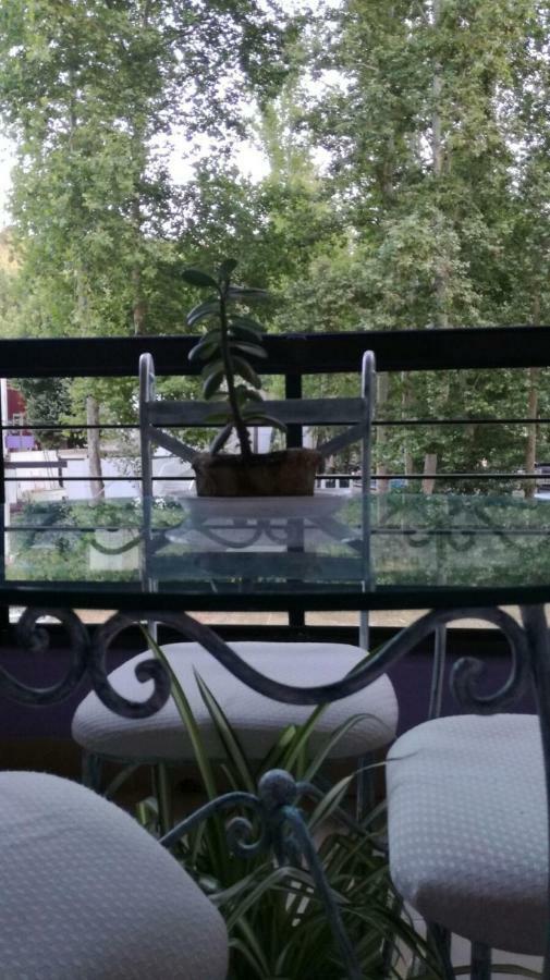 Apartamentos Los Robles Alcala del Jucar Buitenkant foto